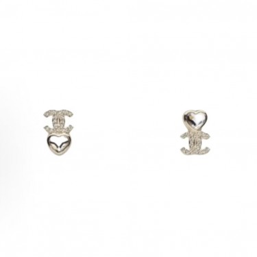 샤넬 25B 가을겨울 하트 디자인 이어스터드 남녀공용 골드