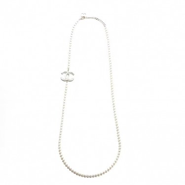 샤넬 CC 로고 펄 장식 목걸이 여성 화이트