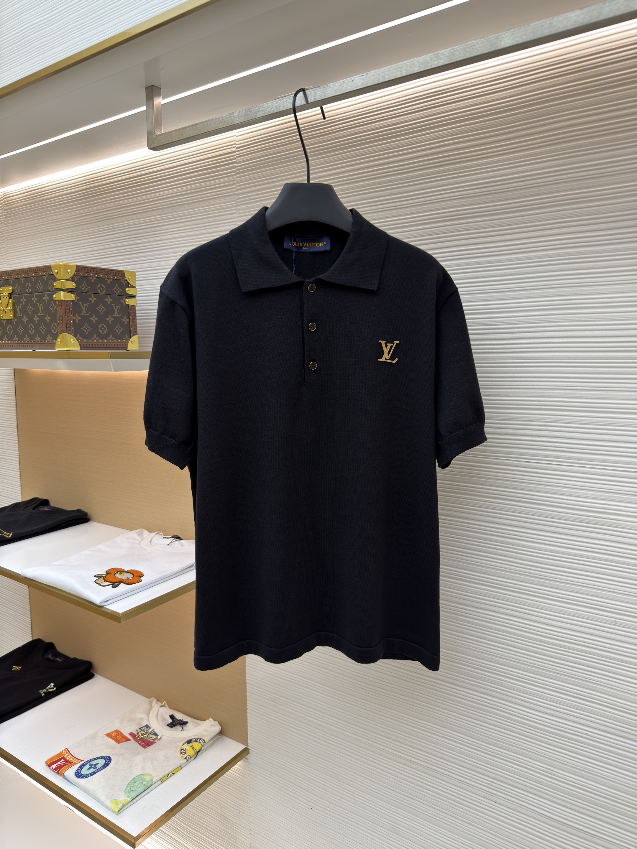 루이비통 레터 로고 가죽 패치 니트 반팔 폴로셔츠 (X공장)