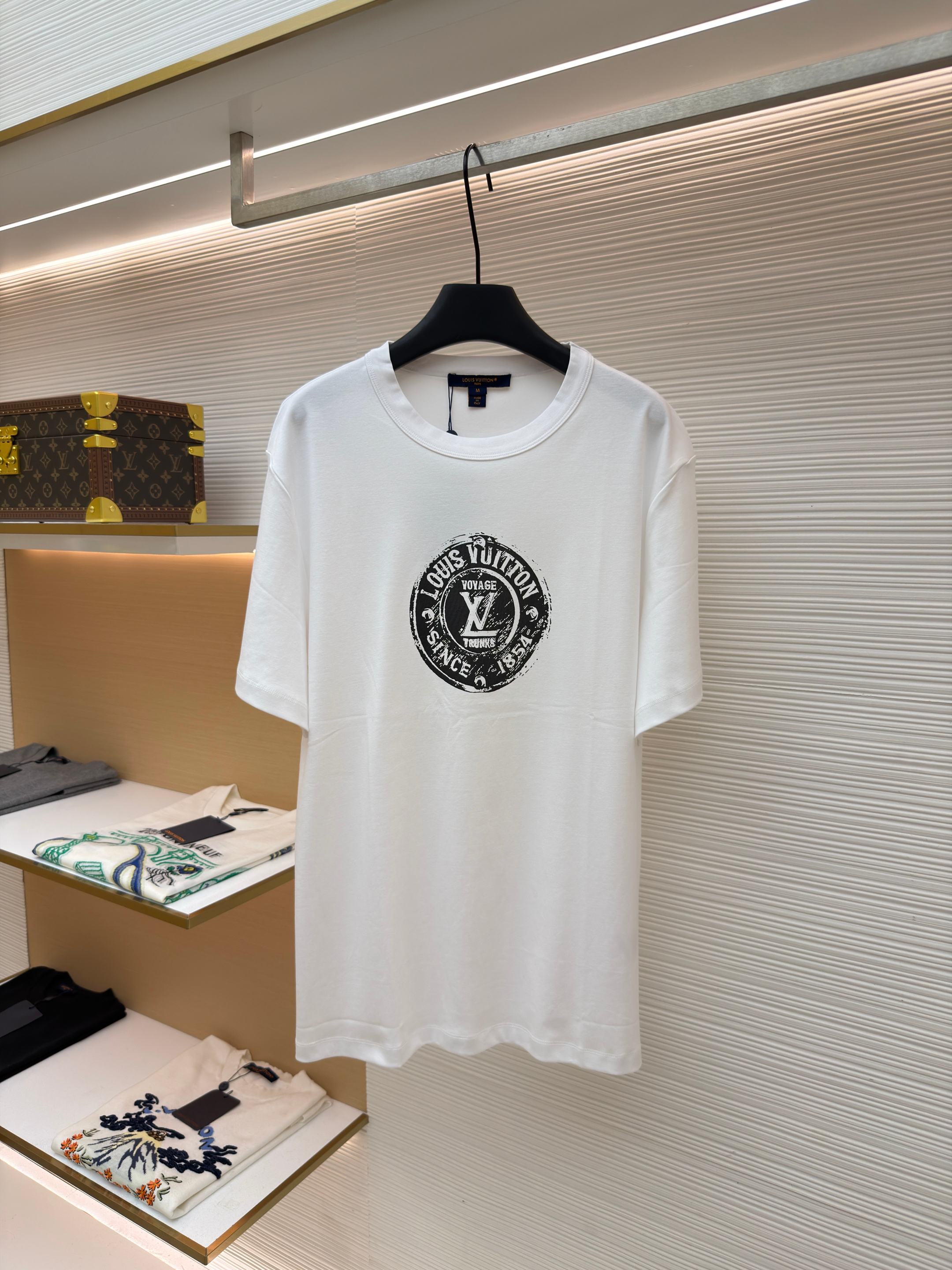 루이비통 스탬프 프린트 코튼 니트 라운드넥 반팔 티셔츠 (X공장)