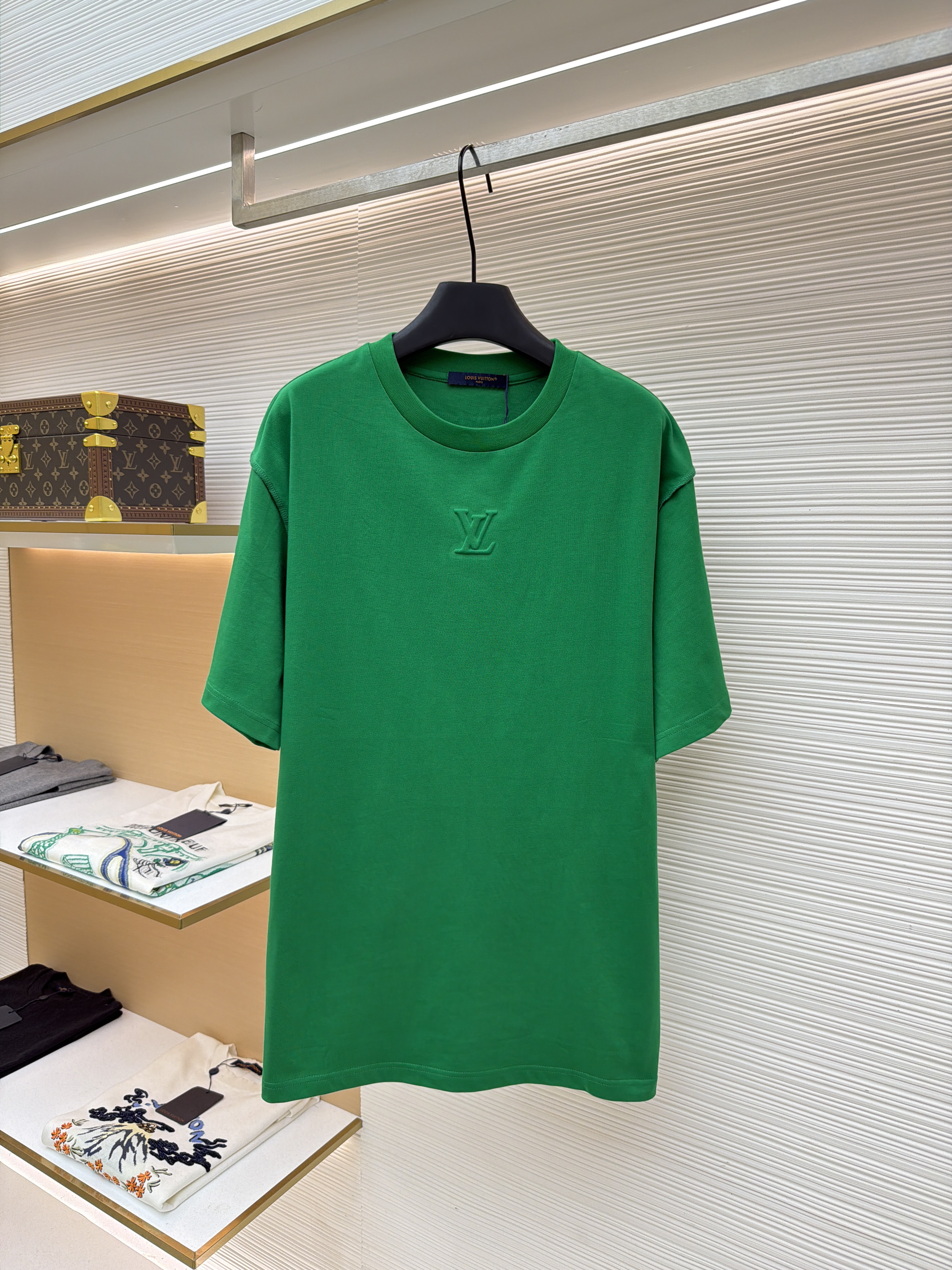 루이비통 엠보싱 스몰 로고 티셔츠 (X공장)