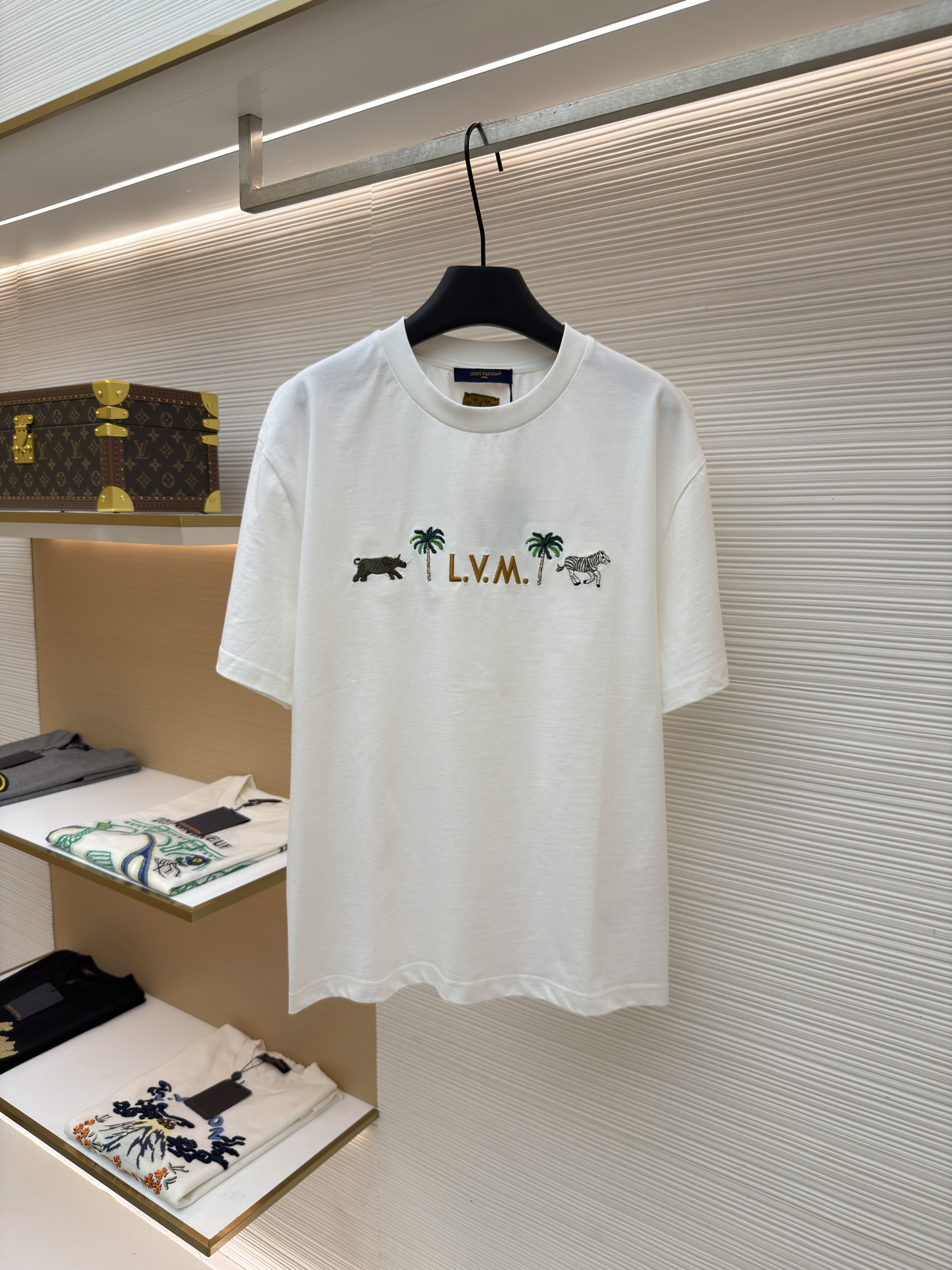 루이비통 동물 자수 디테일 반팔 티셔츠 (X공장)