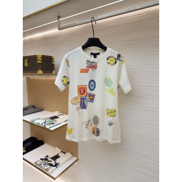 루이비통 빈티지 트래블 스탬프 패턴 메탈 체인 포인트 반팔 티셔츠 (X공장)