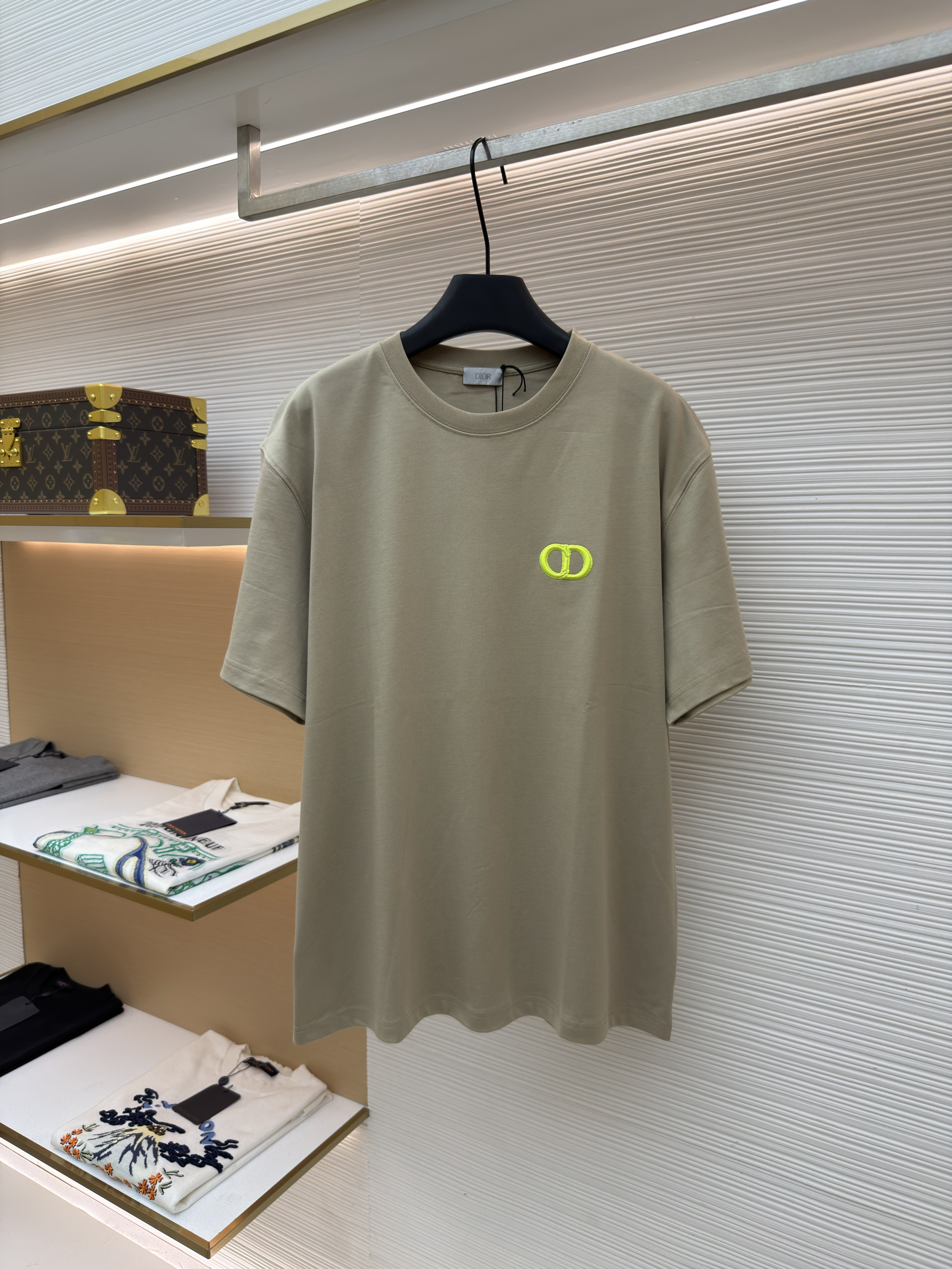 디올 CD 로고 자수 라운드넥 반팔 티셔츠 (X공장)