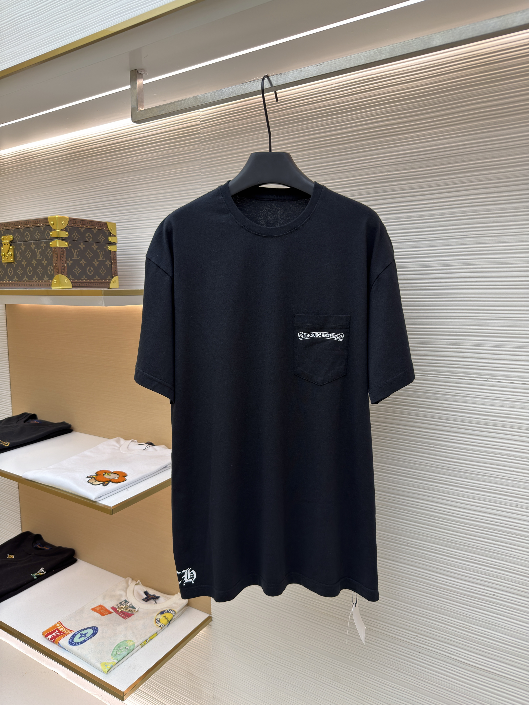 크롬하츠 Chrome Hearts USA 한정 스크롤 프린트 반팔 티셔츠