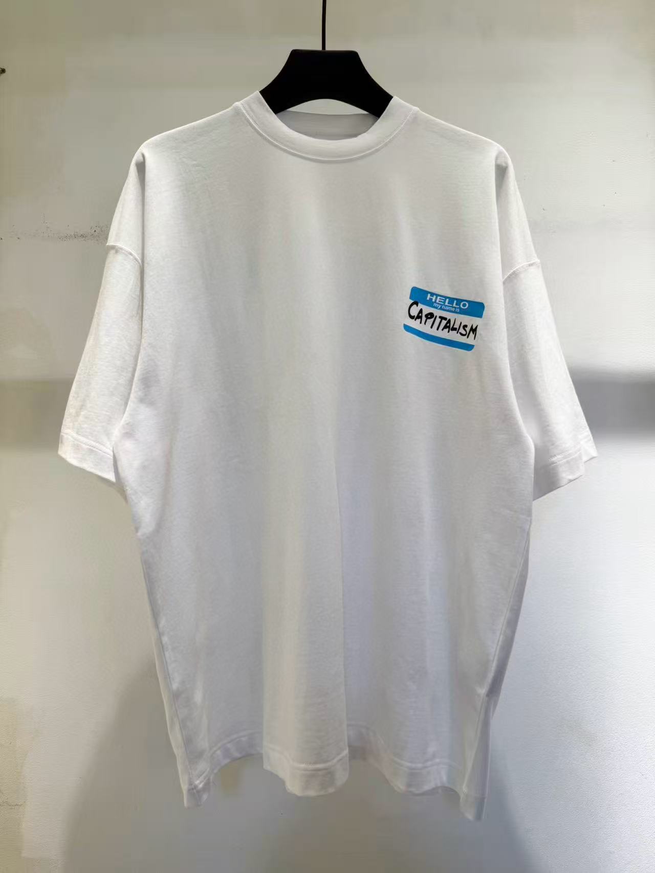 베트멍 헬로 마이 네임 이즈 캐피탈리즘 반팔 티셔츠 화이트