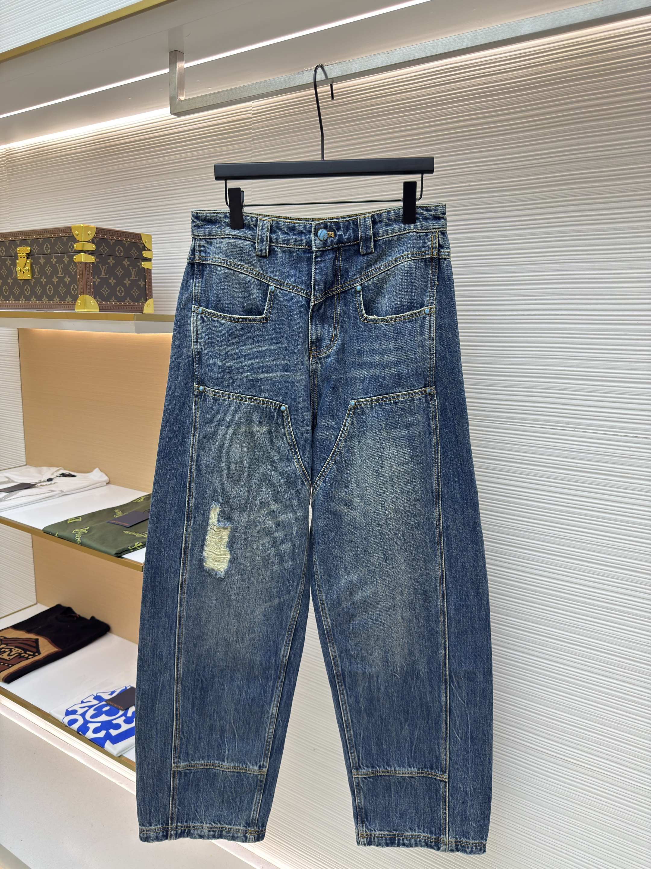 루이뷔통 LOUIS VUITTON 터키석 디스트로이드 카고 데님 팬츠 (x공장)