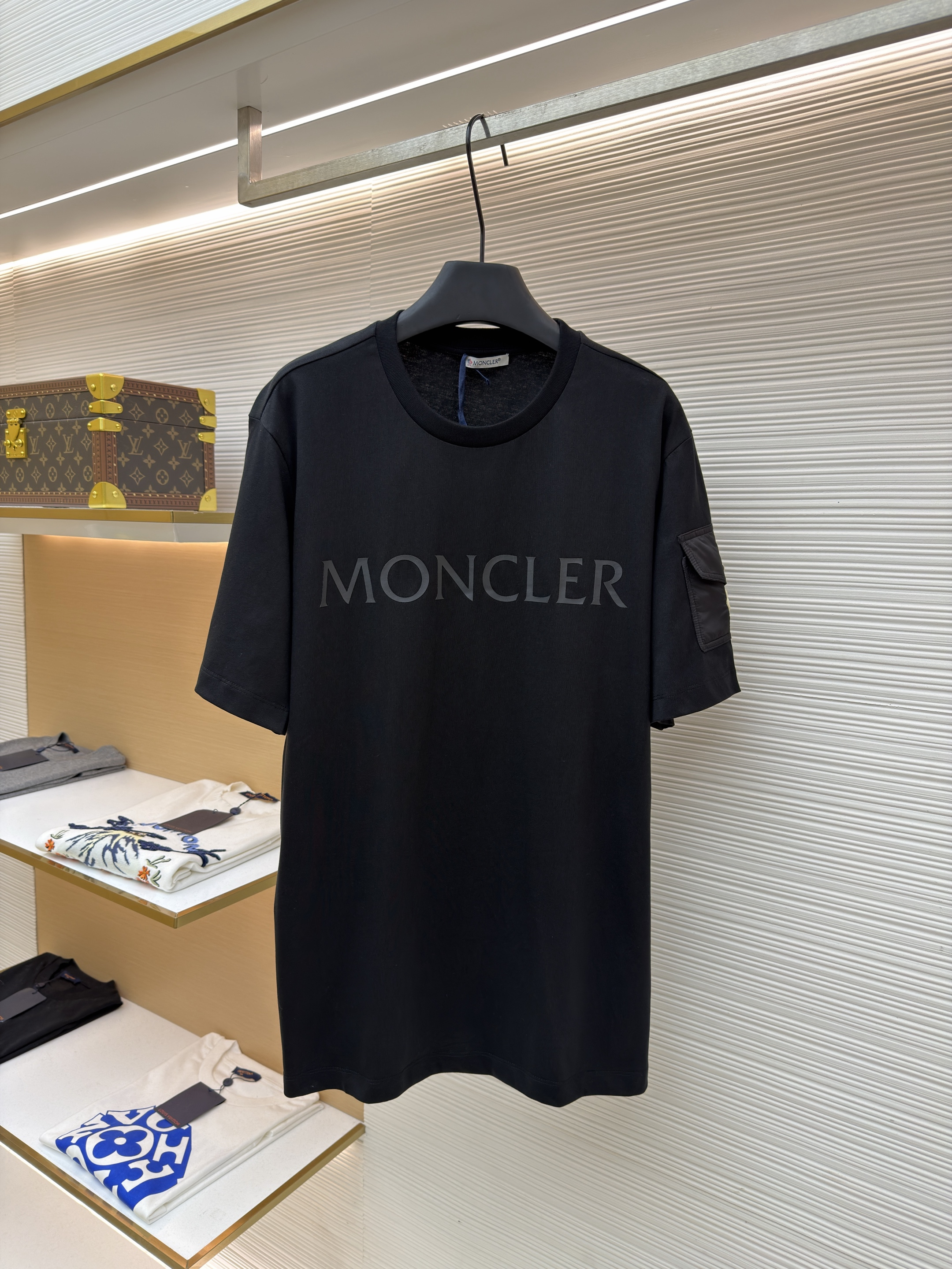 몽클레어 로고 포켓 반팔 티셔츠